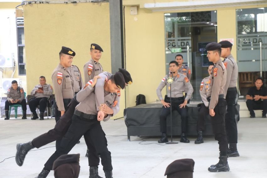 Kapolda Aceh Tekankan Kesiapsiagaan, Tunjukkan Langsung Teknik Bela Diri