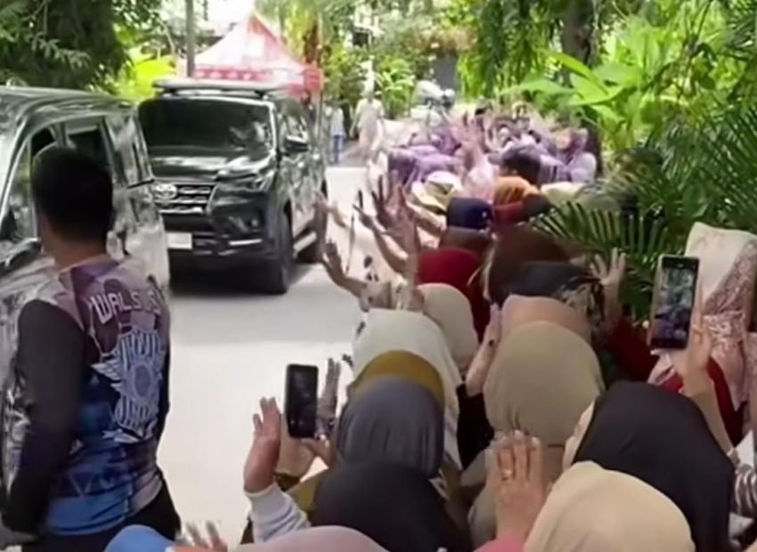 Viral di Google Maps, Rumah Jokowi Kini Dijuluki &ldquo;Tembok Ratapan Solo&rdquo;