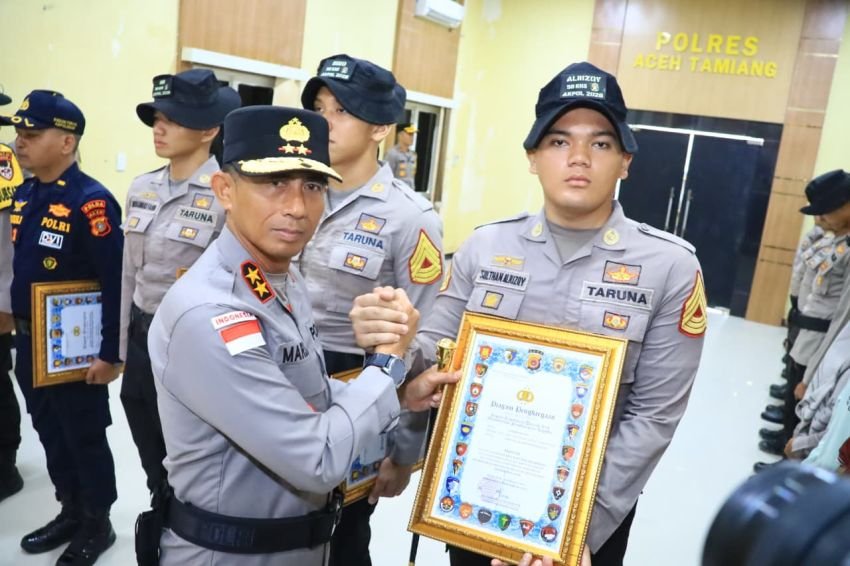 Kapolda Aceh Beri Penghargaan Taruna Akpol dan Personel Polri atas Aksi Kemanusiaan Pascabencana