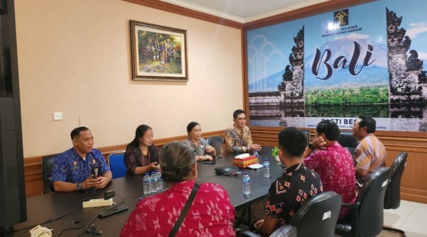 Kanwil Kemenkum Bali Terima Audiensi Biro Hukum Karangasem Bahas JDIH dan Posbankum 2026