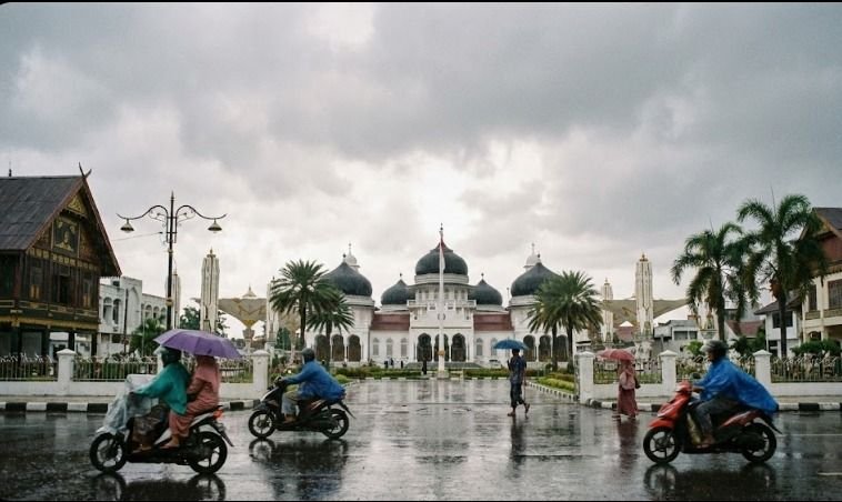 Hujan Ringan dan Cuaca Berawan Dominasi Aceh, Suhu Maksimum Capai 32 Derajat Celcius