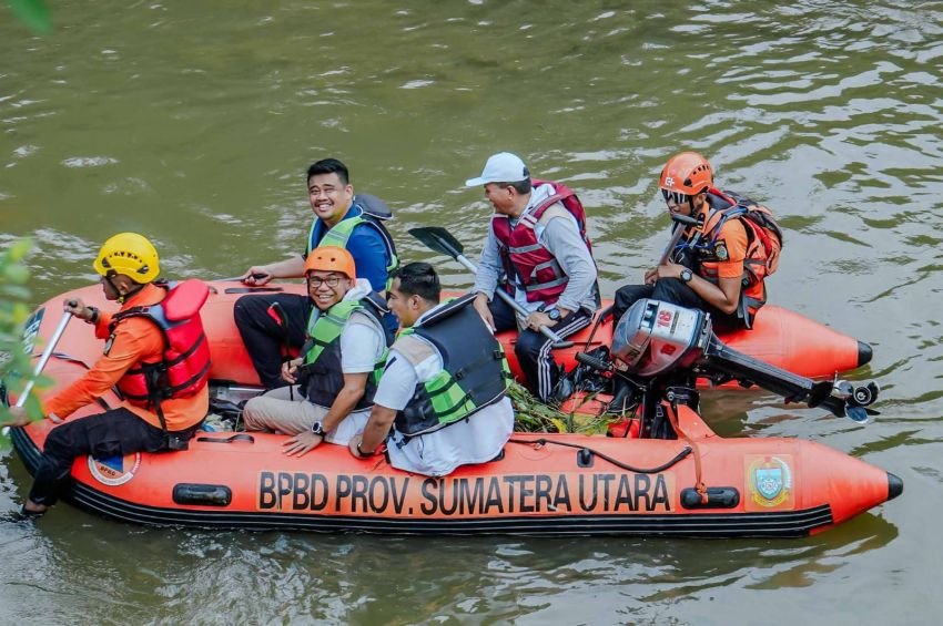 Wawako Medan Ikut Aksi Bersih Sungai Deli, Dorong Kepedulian Lingkungan di HUT ke-18 Partai Gerindra
