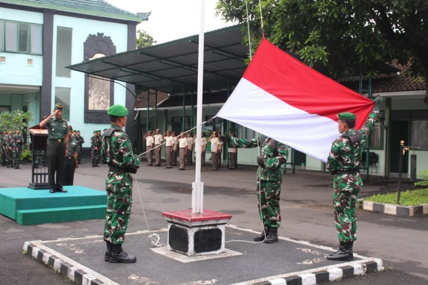 Kodim Gianyar Gelar Upacara Bendera, Tekankan Disiplin dan Semangat Nasionalisme Prajurit