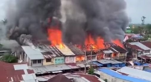 Kebakaran Hanguskan Beberapa Ruko di Pasar Pagi Medan Labuhan