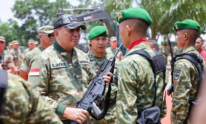 Menhan RI Tinjau Yonif TP 848/SPC di Lampung Tengah, Tekankan Peran Positif TNI di Masyarakat