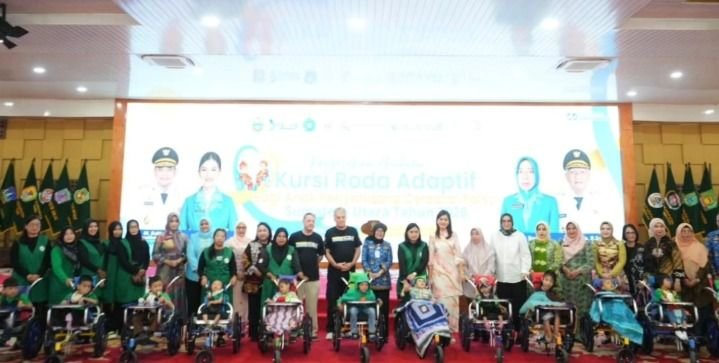 Tunjukkan Perhatian Nyata, Pemprov Sumut Salurkan Sembilan Kursi Roda Adaptif untuk Anak Penyandang Cerebral Palsy di Binjai