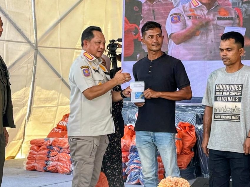 BRI Dukung Penyaluran DTH, Empat Warga Tapsel Terdampak Bencana Terima Rp1,8 Juta