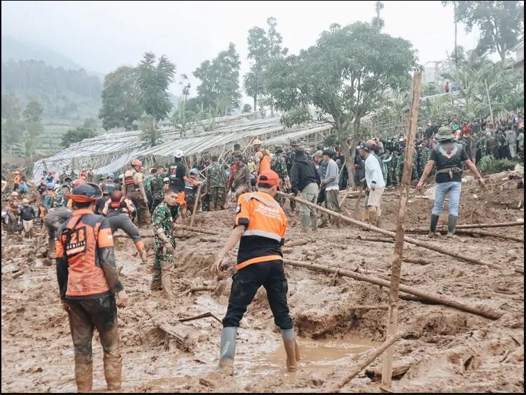 Semua Korban Longsor Pasirlangu Cisarua Bandung Barat Ditemukan, Tim SAR Evakuasi 80 Kantong Jenazah