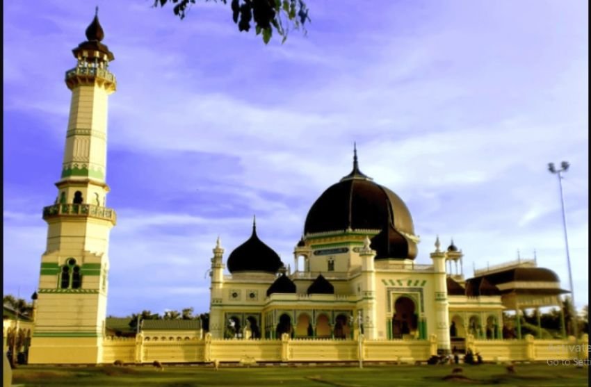 Masjid Azizi Langkat: &lsquo;Taj Mahal&rsquo; Tanah Melayu yang Menyatukan Seni dan Spiritual