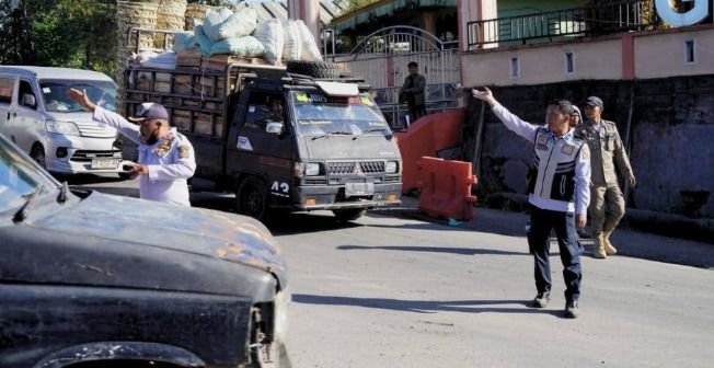 Pemkab Karo Tertibkan Simpang Tiga Laudah, Penjemputan Pekerja Tani Dialihkan ke RPH