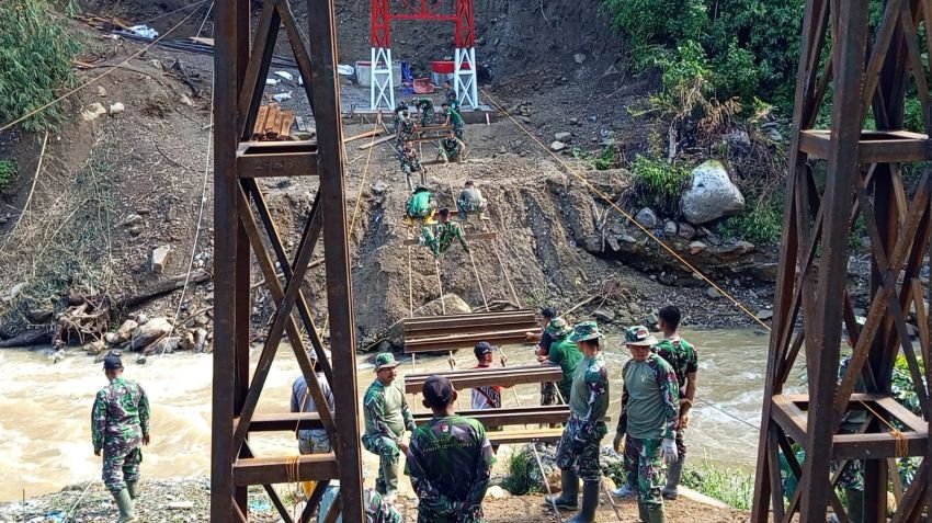 TNI Percepat Pembangunan Jembatan Gantung di Aceh Tengah, Progres Capai 51 Persen