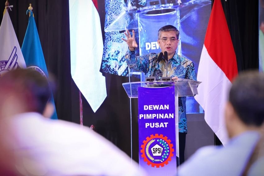 Menaker Yassierli Minta Anggota Serikat Pekerja Kantongi Minimal Satu Sertifikat Keahlian