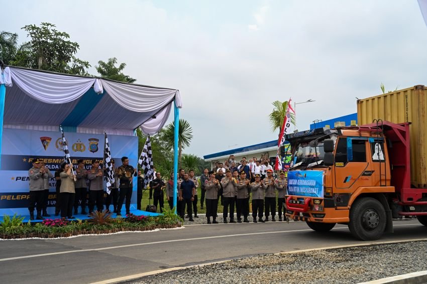Kapolri dan Pemprov Sumut Sinergi Salurkan Bantuan Lengkap untuk Korban Bencana, dari Makanan hingga Obat-obatan