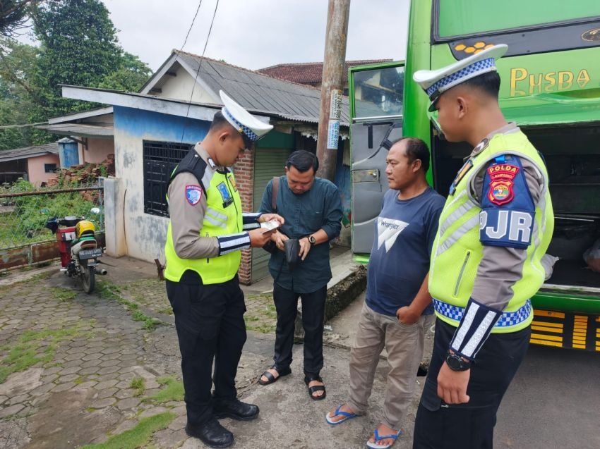 Satgas Preventif Polda Lampung Kunjungi Sekolah dan Pool Bus di Hari ke-12 Operasi Patuh Krakatau 2026