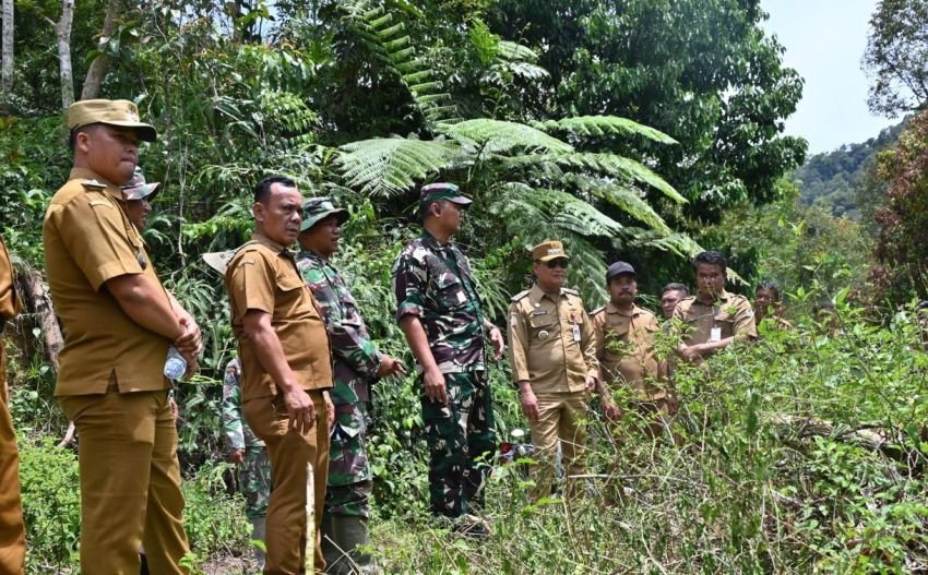 Bupati Humbahas dan Dandim Tinjau Rencana Pembukaan Jalan Sijarango&ndash;Pusuk II Simaninggir melalui TMMD 2026