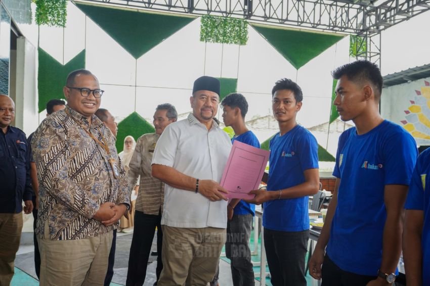 Bupati Batu Bara Serahkan Sertifikat BNSP Pelatihan Teknisi AC Residential
