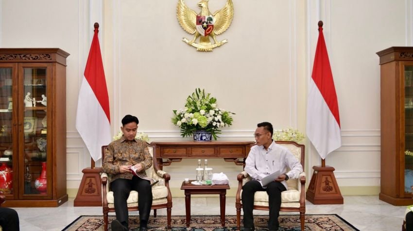 Mahasiswa Sumut Bertemu Wapres, Usulkan Ulos Masuk UNESCO dan Jadi Hari Nasional