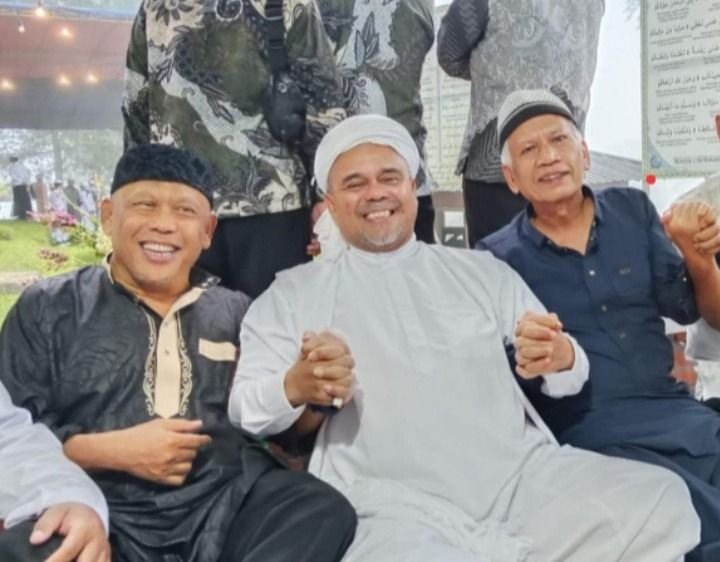 Buntut Polemik Dugaan Ijazah Palsu Jokowi, Rizieq Shihab Bekukan TPUA yang Diketuai Eggi Sudjana