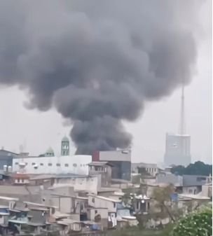 Kebakaran Hebat di Pejagalan Penjaringan, 45 Personel Damkar Dikerahkan untuk Padamkan Api