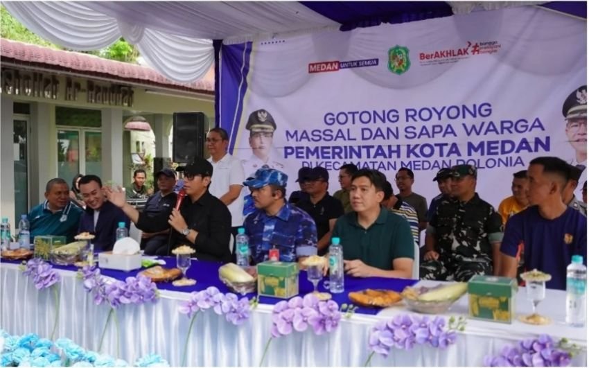 Wali Kota Medan Rico Waas Tinjau Gotong Royong di Sungai Babura dengan Perahu Karet dan Sapa Warga Secara Langsung