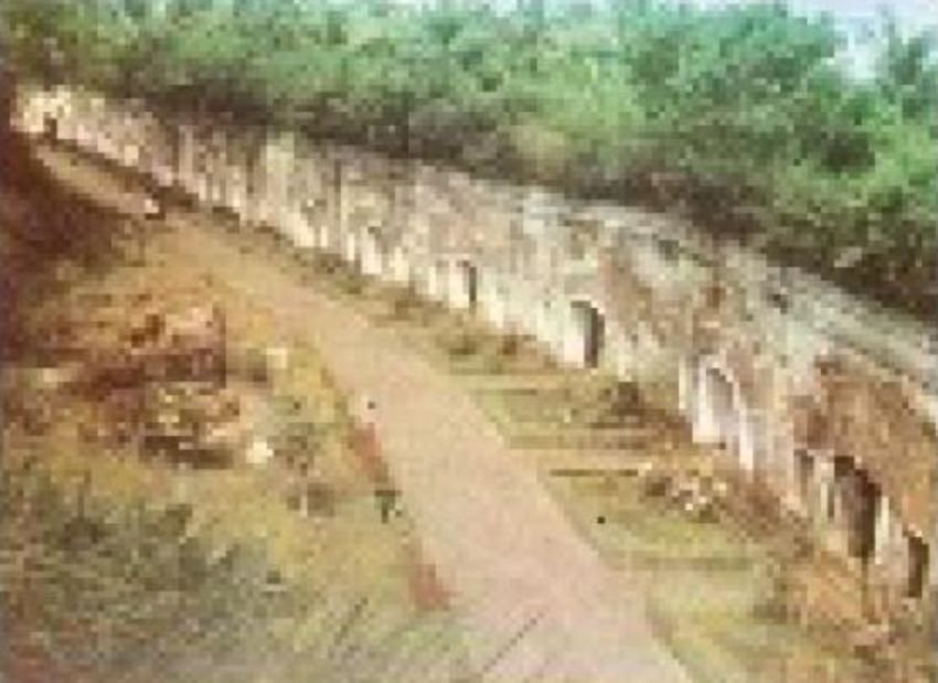 Benteng Abad ke-16 di Deli Tua: Teknologi &ldquo;Anti-Meriam&rdquo; yang Tersembunyi di Balik Legenda Putri Hijau