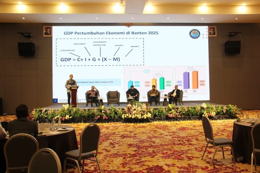 Wagub Banten Buka Seminar Nasional Infrastruktur Transportasi dan Pelabuhan Ciwandan di HPN 2026: Wartawan Adalah Jendela Dunia