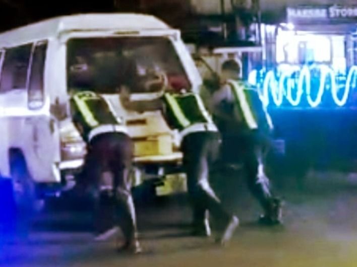 Minibus Mogok Picu Kemacetan di Tugu Siborang, Satlantas Padangsidimpuan Sigap Tangani