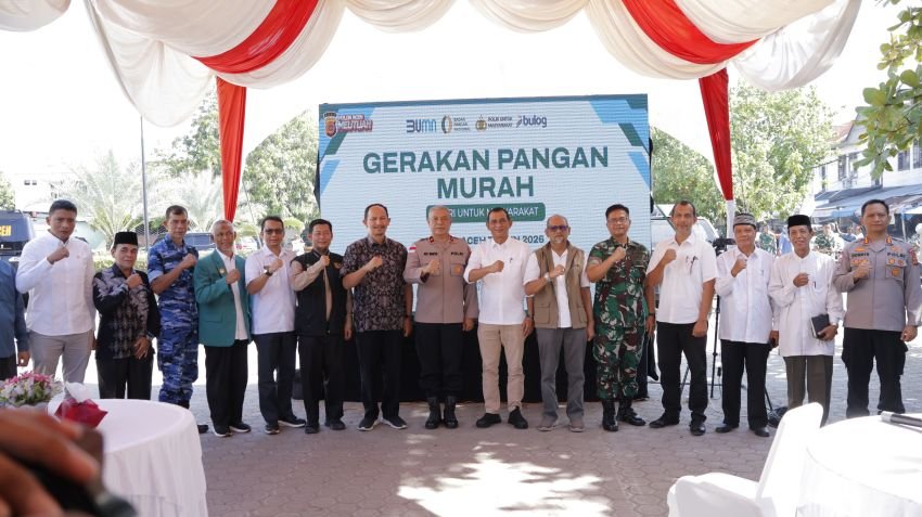 Kapolda Aceh Pimpin Pasar Murah Serentak, Warga Dapat Beras & Minyak Murah