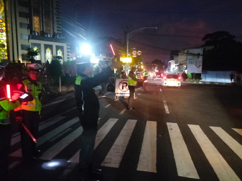 Operasi Ketupat Agung 2026: Polda Bali Kerahkan 50 Personel, Malam Takbiran di Masjid Baiturahmah Denpasar Berjalan Aman dan Tertib