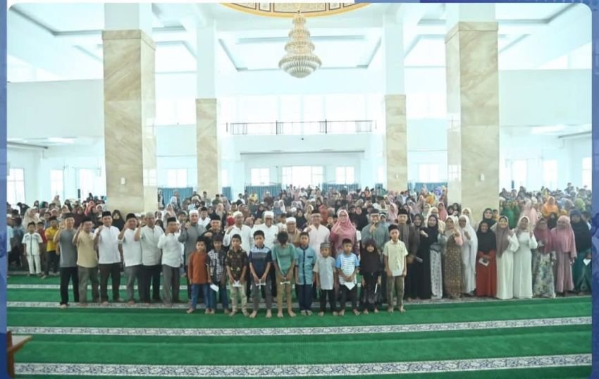 Santunan Anak Yatim dan Fakir Miskin di Masjid Al-Abror, Wali Kota Padangsidimpuan Apresiasi Kegiatan Sosial