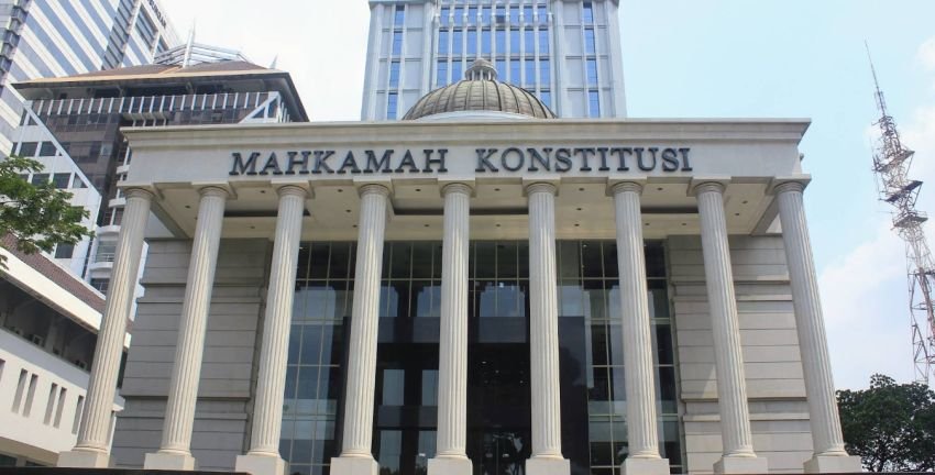 Hakim MK Kritik Standar Ganda Pemerintah: Token Listrik Tidak Bisa Hangus, Tapi Kuota Internet Bisa?