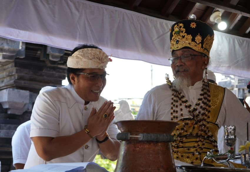 Wagub Bali Nyoman Giri Prasta Ngayah di Pura Puseh Kuta, Tekankan Dukungan Pemerintah untuk Adat dan Keagamaan