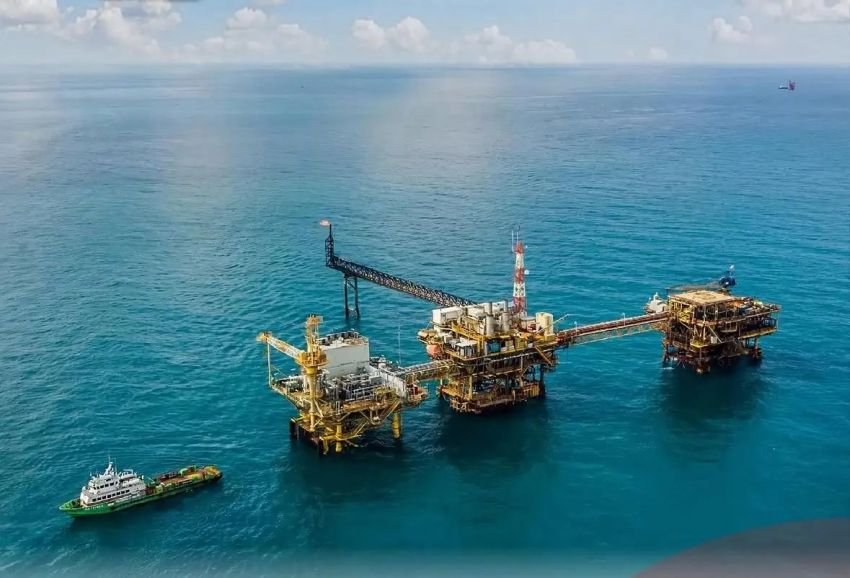 Bahlil Teken Percepatan Proyek Masela USD20 Miliar, Dorong Pembangunan Hub Energi Hijau di Indonesia Timur