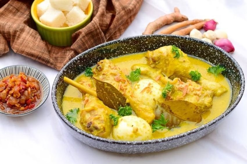 Kenapa Opor Ayam Selalu Ada Saat Lebaran? Kenali Sejarah Dibalik Hidangan Ikonik Ini