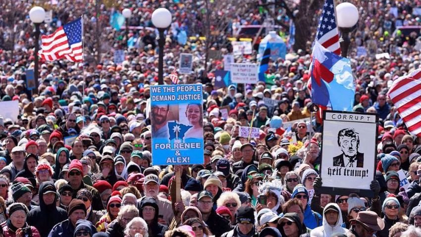 Ribuan Pengunjuk Rasa &lsquo;No Kings&rsquo; Memadati Pusat Kota Los Angeles