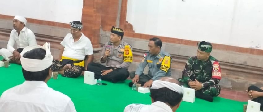 Sinergi Aparat dan Warga, Bhabinkamtibmas Desa Sumerta Kelod Pastikan Hari Raya Nyepi di Tanjung Bungkak Aman dan Tertib