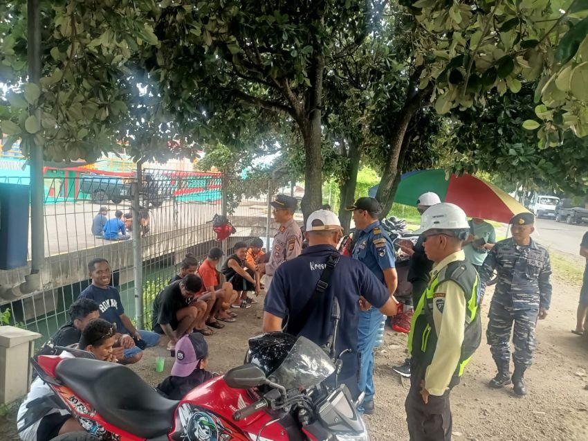 Cooling System Polsek Benoa: Polisi Ajak Anak Buah Kapal Bersama Ciptakan Keamanan dan Ketertiban Pelabuhan
