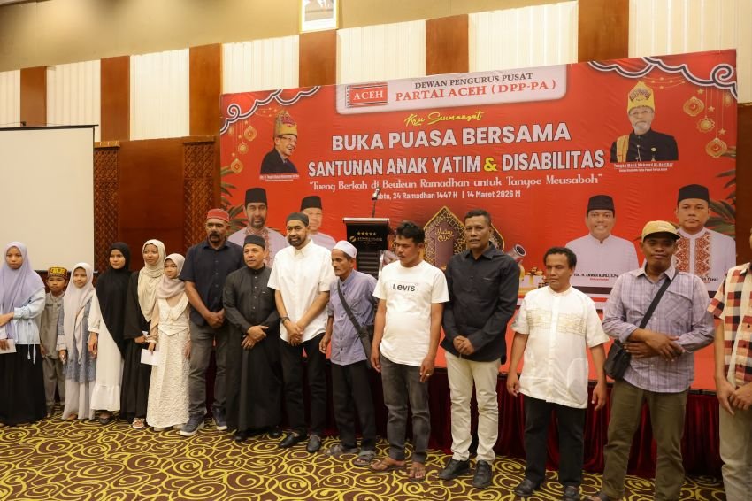 Momentum Ramadan, Gubernur Aceh Muzakir Manaf Serahkan Santunan Kepada Anak Yatim dan Penyandang Disabilitas