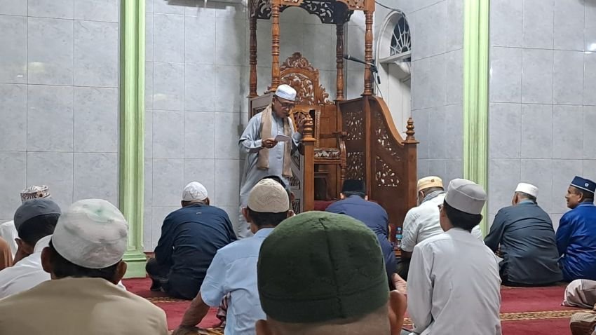 Ustad Dr. H. Ilyas Ingatkan Jamaah Perbanyak Zikir di Bulan Ramadan