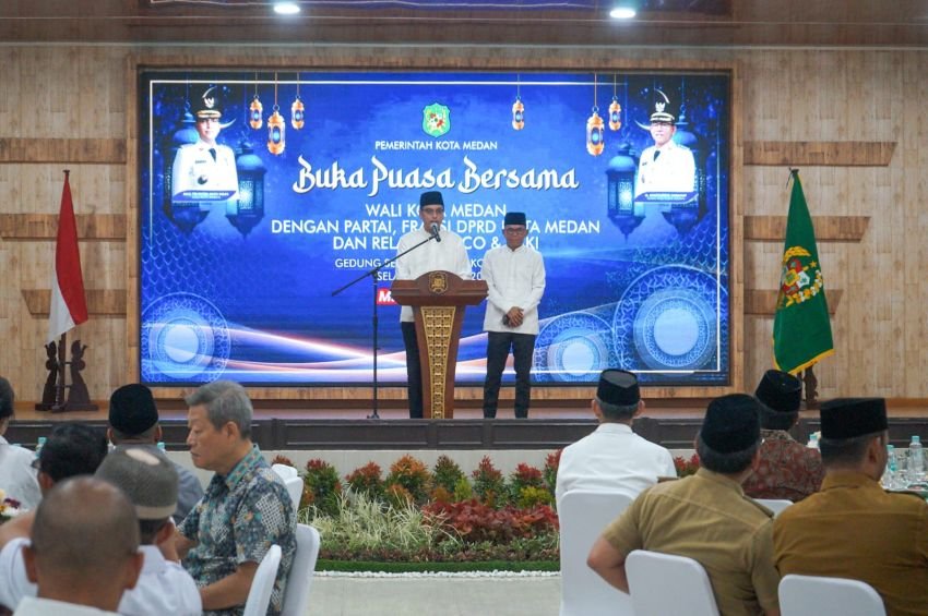 Buka Puasa Bersama Relawan, Rico Waas Paparkan Pencapaian Medan: Lapangan Kerja Terserap 23.800 dan Investasi Melesat 200%