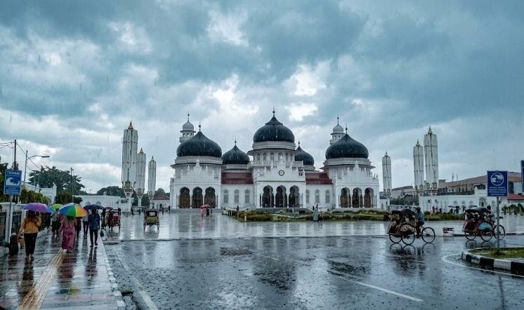 Cuaca Aceh Didominasi Berawan, Sejumlah Wilayah Diguyur Hujan Ringan dan Udara Kabur