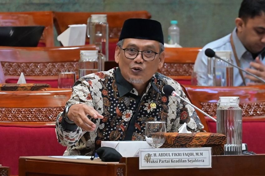 DPR Dorong Sekolah Sinkronkan Aturan Pembatasan Medsos, Begini Penjelasan Fikri