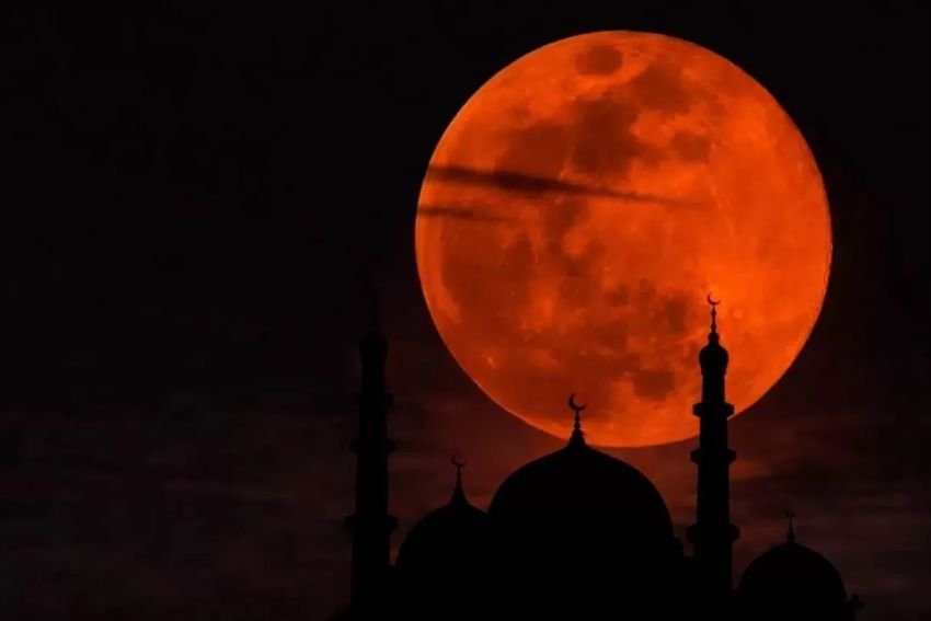Gerhana Bulan Total Malam Ini, Bisa Disaksikan Menjelang Berbuka Puasa
