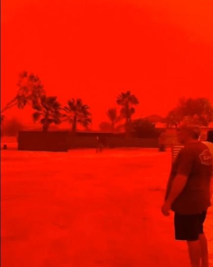 Lautan Debu dan Langit Merah: Mencekamnya Siklon Narelle di Australia