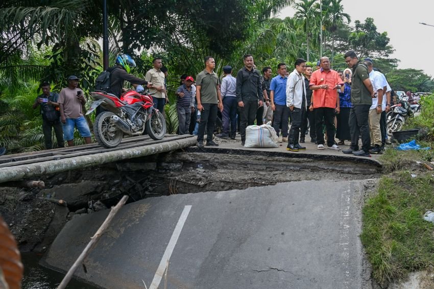 Pemprov Sumut Alokasikan Anggaran 2026, Perbaikan Jalan Rusak Jembatan Merah&ndash;Muarasoma dan Lubukpakam&ndash;Tanah Abang Segera Dilaksanakan