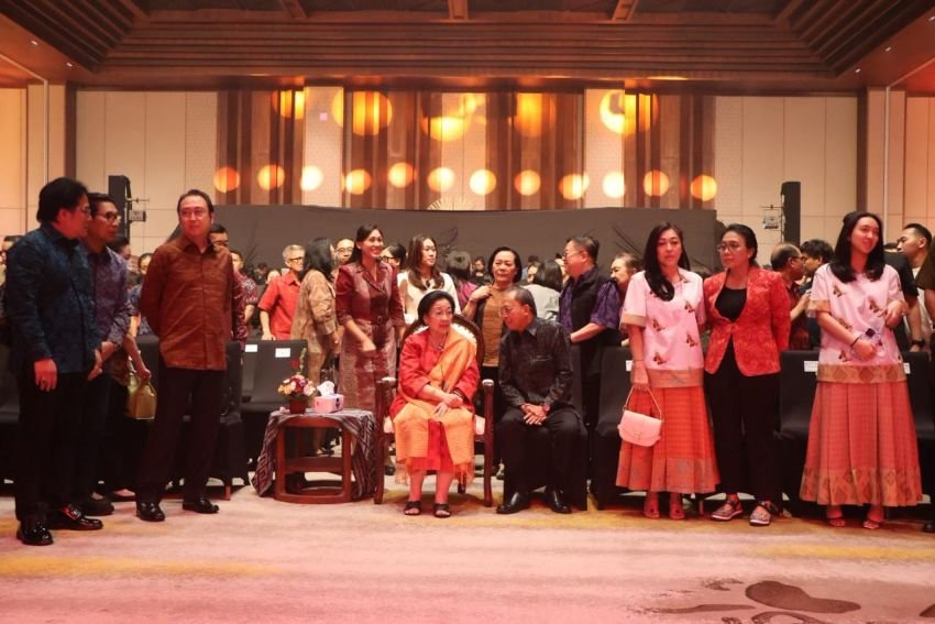 Gubernur Koster Saksikan Pagelaran Seni dan UMKM, Dorong Pertumbuhan Ekonomi Bali