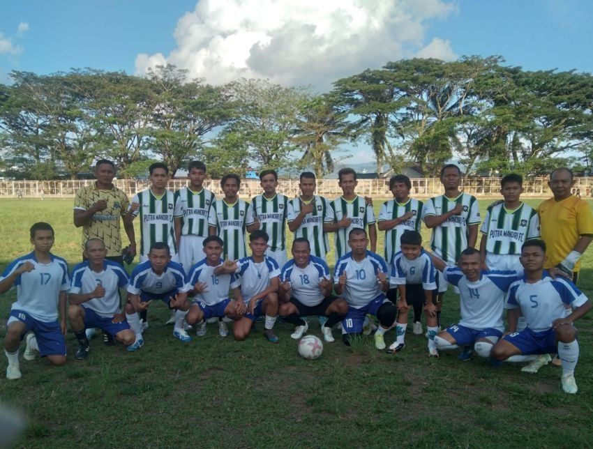 Pemain PS Mitra Melati dan Putra Mandiri FC Nikmati Fun Game Football Menjelang Buka Puasa