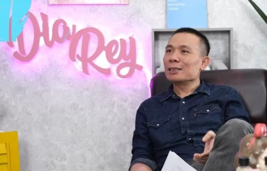 Kedatangan Rismon Sianipar ke Kediaman Jokowi di Solo Masih Jadi Misteri