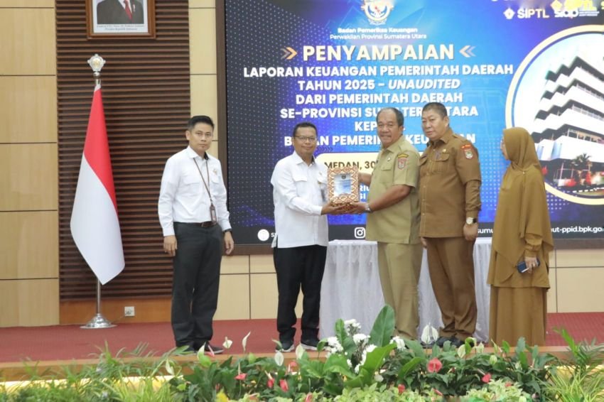 Bupati Asahan Serahkan LKPD 2025 ke BPK Sumut, Tegaskan Komitmen Tata Kelola Keuangan Bersih dan Transparan