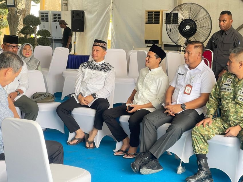 Wagub Aceh dan Mendagri Salat Jumat Bersama Warga Huntara Pascabanjir di Aceh Tamiang, Pemerintah Dengarkan Aspirasi Warga